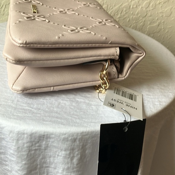 Nine West: Dixie Little shoulder bag with gold tone strap - Picture 15 of 16